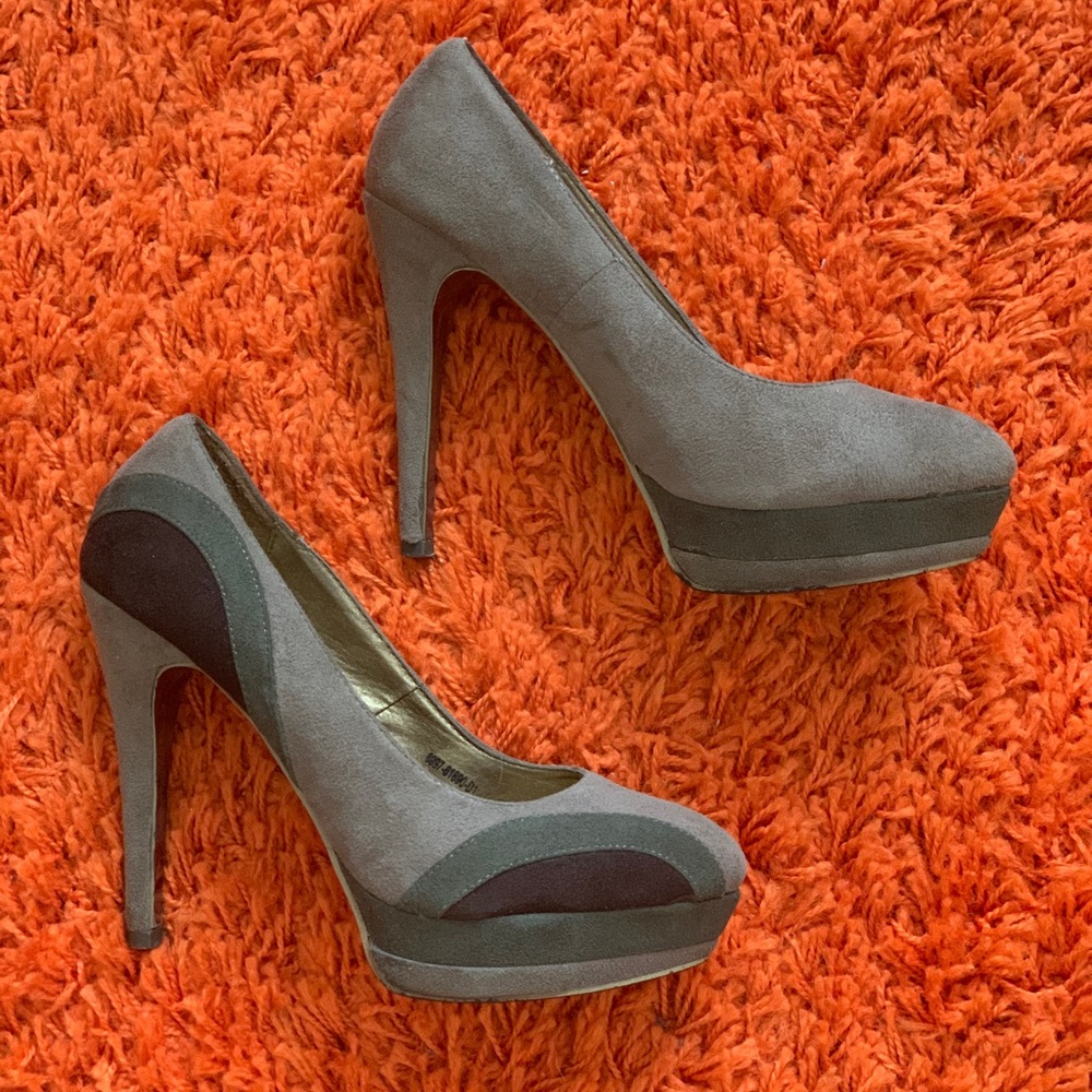 Y2K Khaki Heels